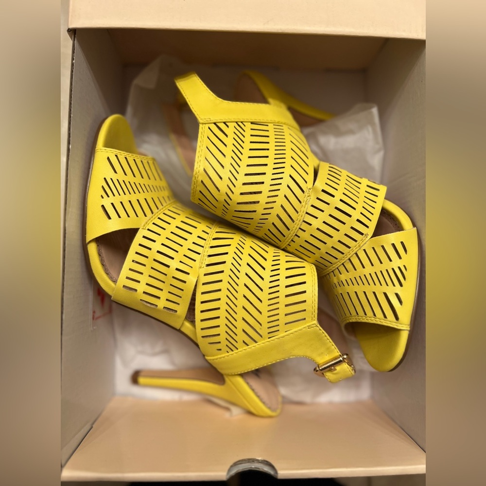 Brand new yellow heels
